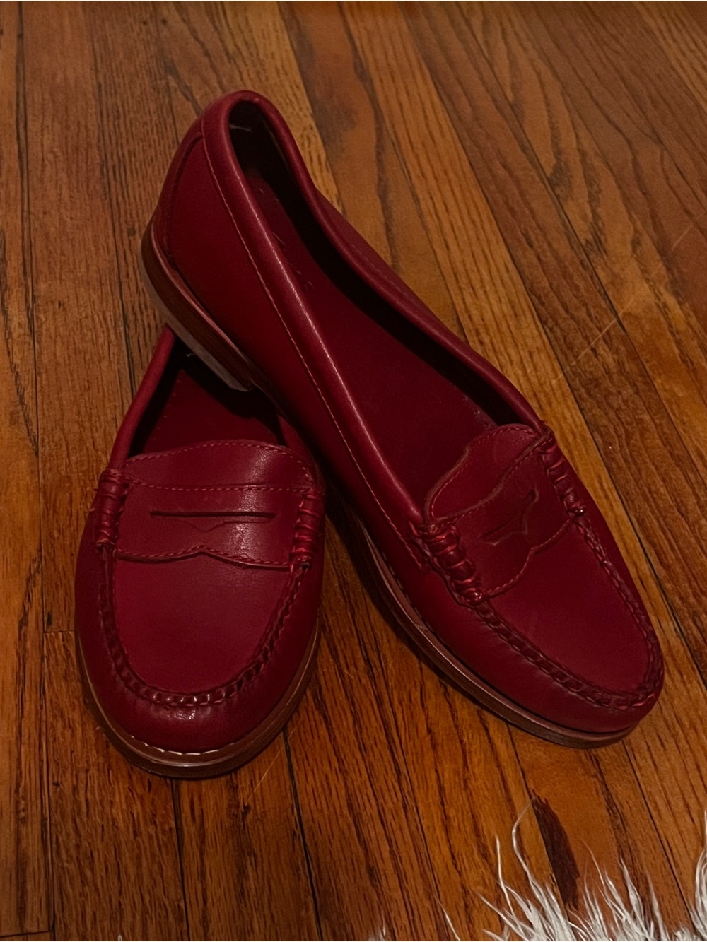 GH Bass women’s Red Leather Penny Loafers classic weejuns, size 8